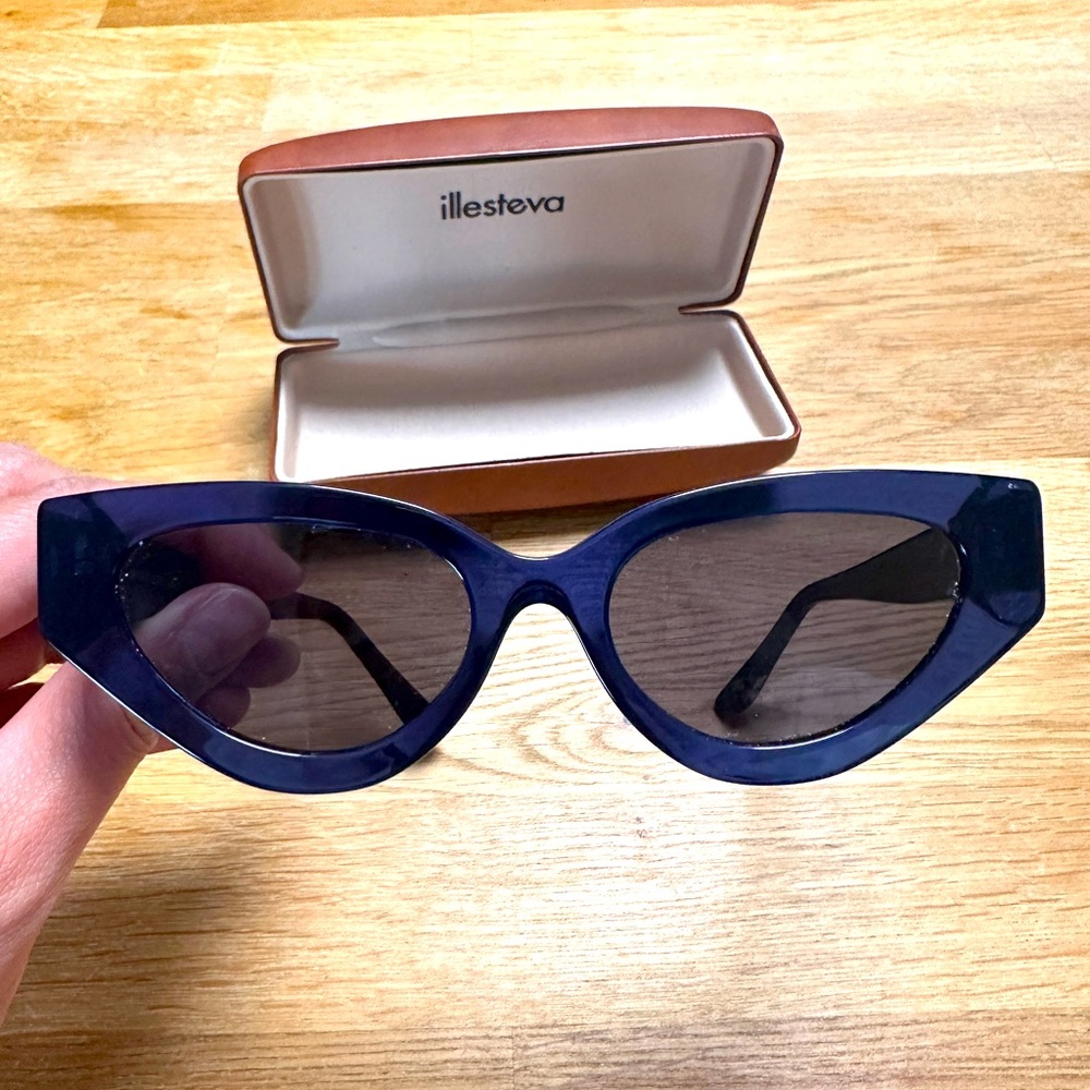 Blue Cat Eye Illesteva Sunglasses
